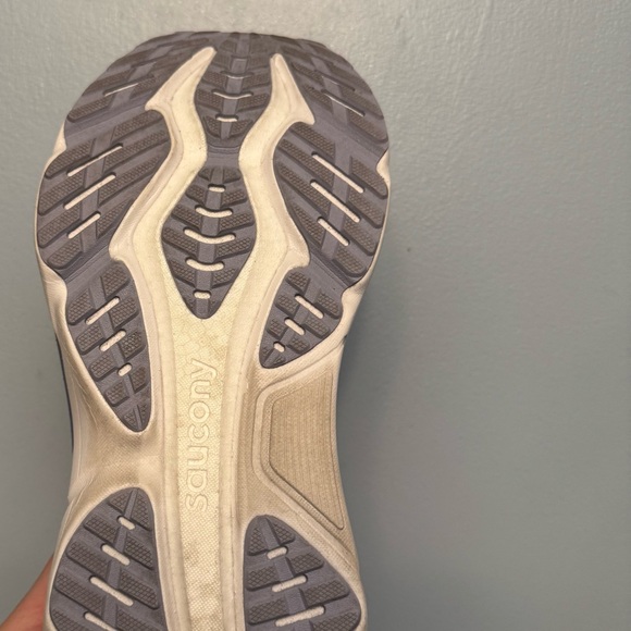 Women’s Saucony Hurricane 25 - Picture 11 of 14